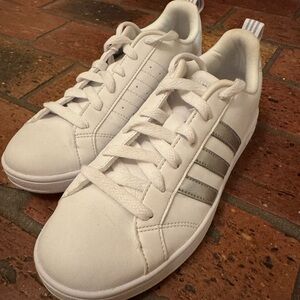 Women’s Adidas Advantage Sneakers Sz 6